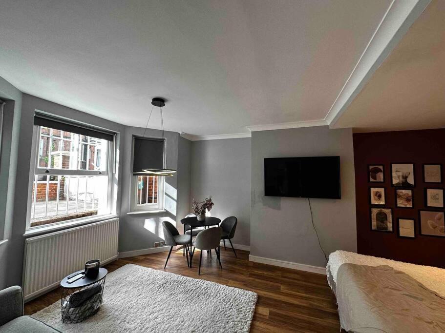 Spacious Studio For 4 Near Regents Park N1 Londyn Zewnętrze zdjęcie